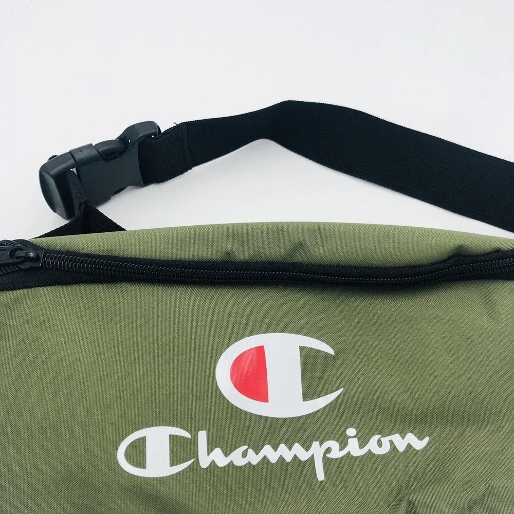 Champion versatile fanny